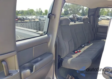 2004 Chevrolet Silverado C1500 z USA, uszkodzony, nr VIN 2GCEC19T341384849